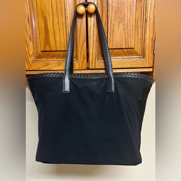 Tory Burch Large Black Travel Tote with Logo Accent Great Used Condition! - Picture 5 of 14